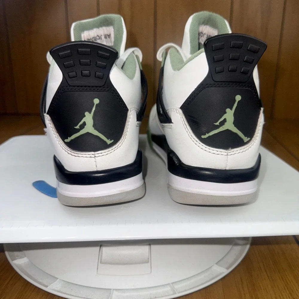 Air Jordan 4 Retro Seafoam Oil Green White Black AQ9129-103 Mens Size 8